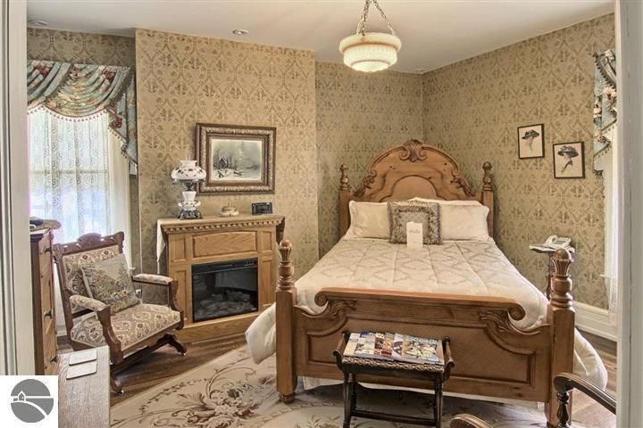230 Wellington Street, Traverse City, MI 49686